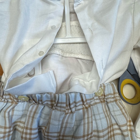 Like new! Carriage Boutique Boys Two Piece Set SZ 18 Months - Picture 5 of 6